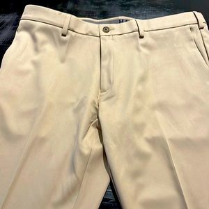 Haggar cool 18 pants. Straight fit flat front. Size 40x29. New without tags.